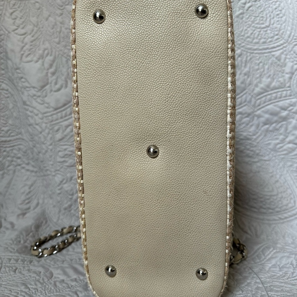 Chanel Basket Raffia tote - Picture 7 of 17